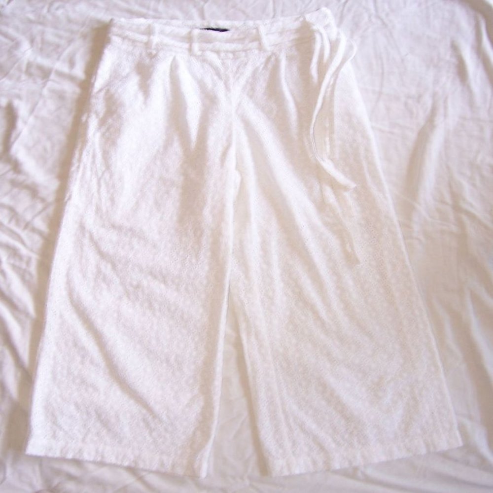 Tenax White Cotton Eyelet Lace Cropped Pants 44 6 8